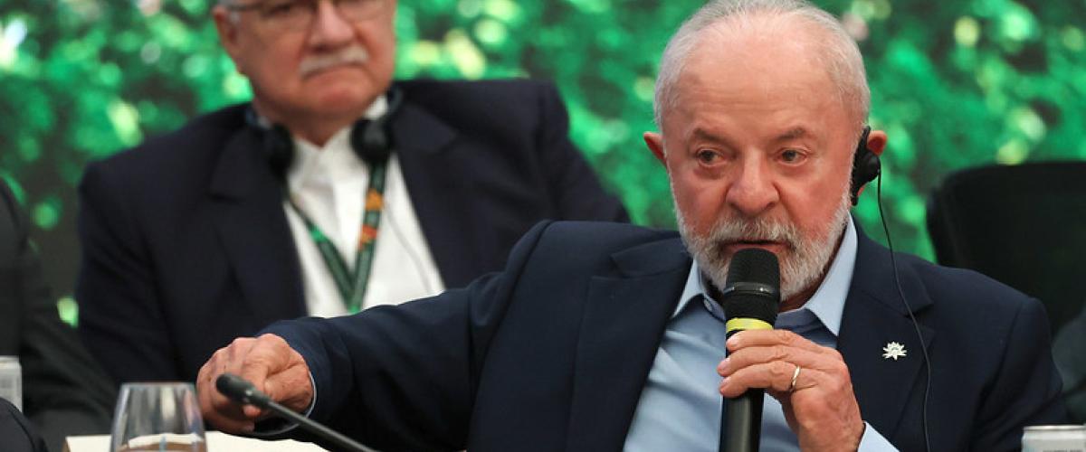 Presiden Brasil Luiz Inacio Lula da Silva menghadiri Pembukaan Sidang Pleno Umum Para Pemimpin selama Konferensi Perubahan Iklim Perserikatan Bangsa-Bangsa COP30, Belém, Brasil, 6 November 2025. (Foto Isabel B./COP30)